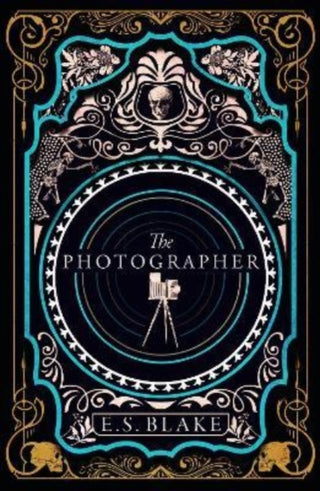Cover image for 9781739985103 - The Photographer