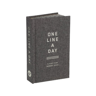Cover image for 9781797237367 - Charcoal Canvas One Line a Day