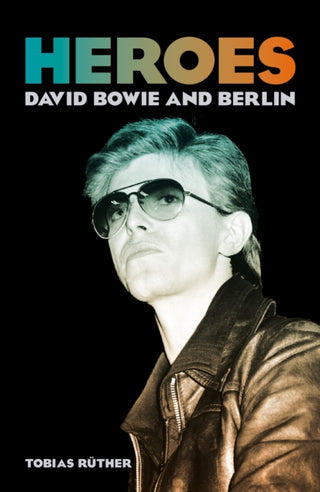 Cover image for 9781836392538 - Heroes