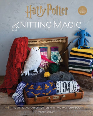 Cover image for 9781911641926 - Harry Potter Knitting Magic