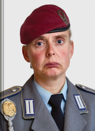 Cover image for 9783987412356 - In Uniform