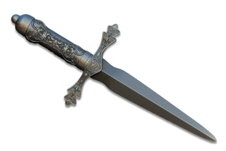 Cover image for 9798337402956 - Lauren Roberts Powerless: Paedyn's Dagger Pen